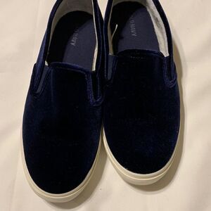 Size 8.5 Old Navy sneakers with fur inside.  Navy blue velvet
